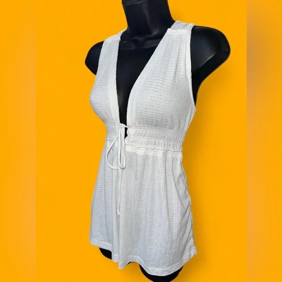 Free People White Plunging tank top with adjustable tie front - Picture 2 of 5